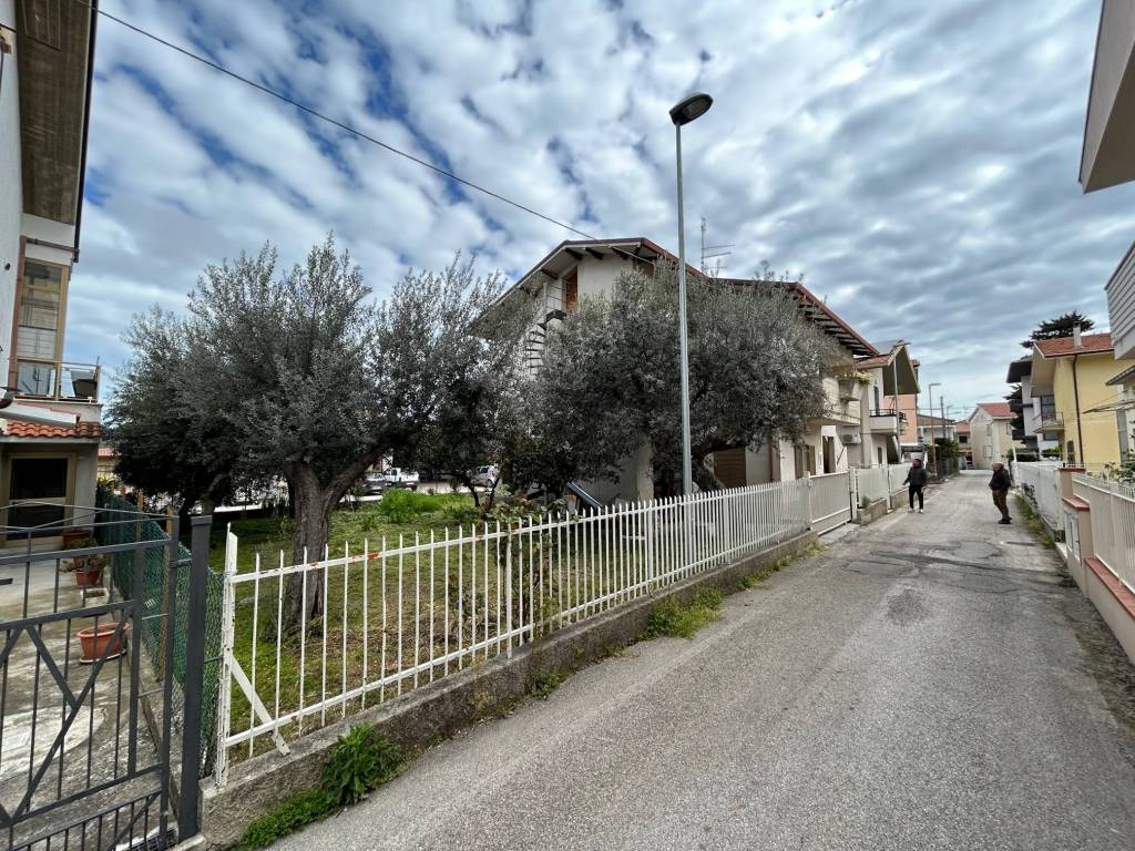 Villa a Tortoreto in Via della Repubblica - Foto 3