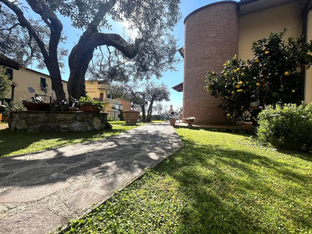 Villetta a schiera a Rosignano marittimo in Via E. de Nicola, - Foto 3