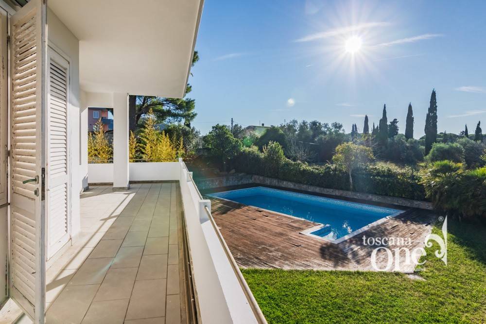 Villa a Livorno in Via di Montenero, 63 - Foto 2