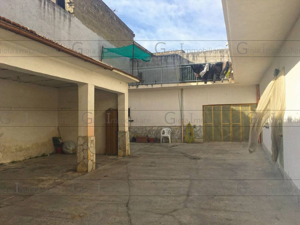 Appartamento a Mondragone in Via Fratelli Bencivenga - Foto 2