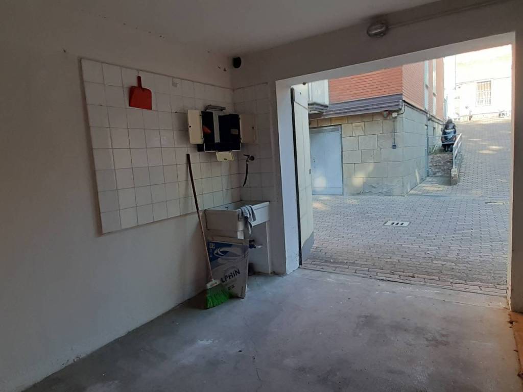 Box / garage a Bologna in Via Girolamo Savonarola, 4 - Foto 3