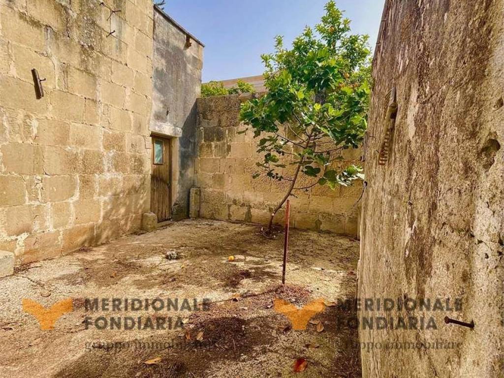 Casa indipendente a Martano in Via Catumerea , 192 - Foto 3
