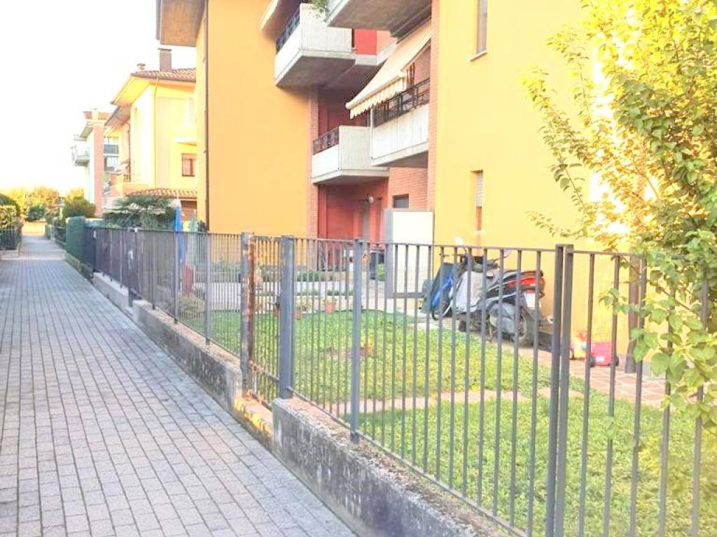 Appartamento a Osio sotto in Via Alessandro Manzoni - Foto 2