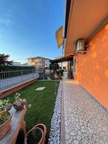 Villa a Abano terme in Via Monte Ortone - Foto 4