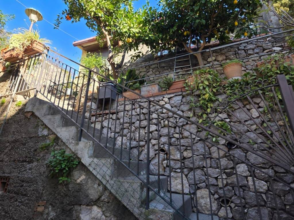Villa a Taormina in Via Leonardo da Vinci - Foto 2