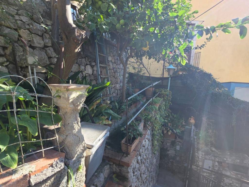 Villa a Taormina in Via Leonardo da Vinci - Foto 3