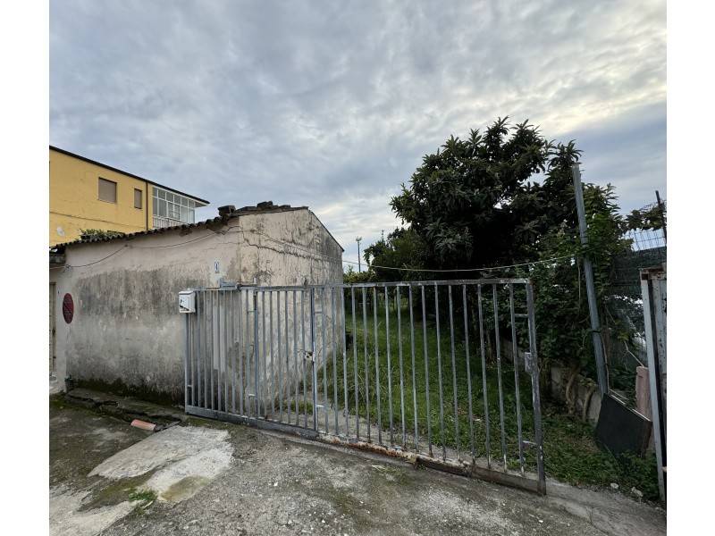 Terreno a Lamezia terme in Via Edoardo e Felice Fiore - Foto 2