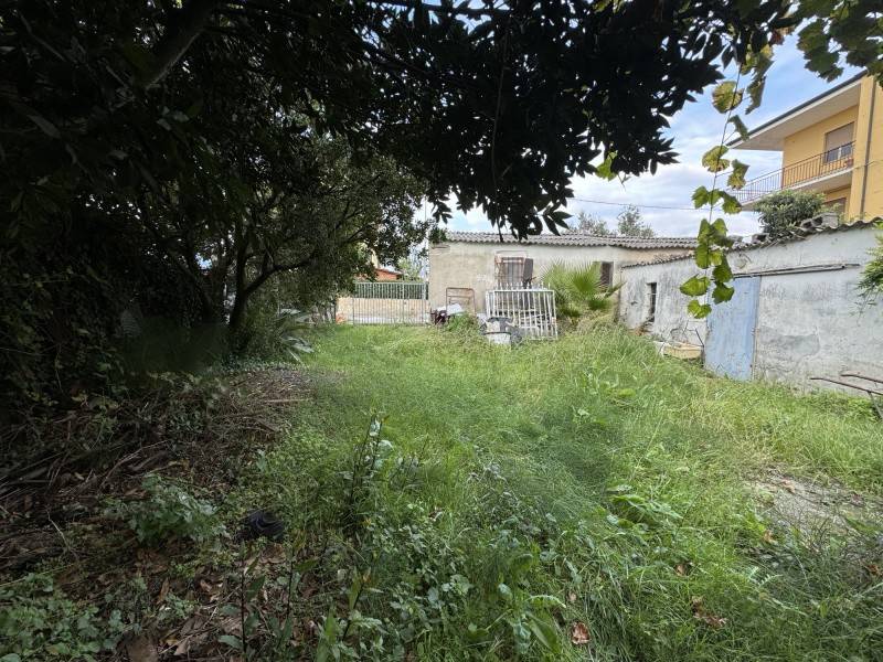 Terreno a Lamezia terme in Via Edoardo e Felice Fiore - Foto 3
