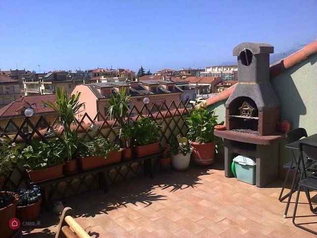 Appartamento a Ventimiglia in Via Camillo Benso Conte Di Cavour - Foto 2