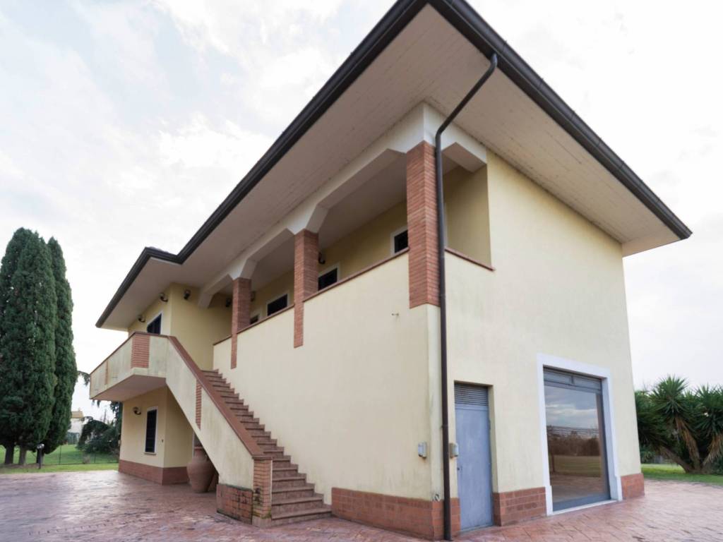 Villa a Cisterna di latina in Via Provinciale Per Latina - Foto 2