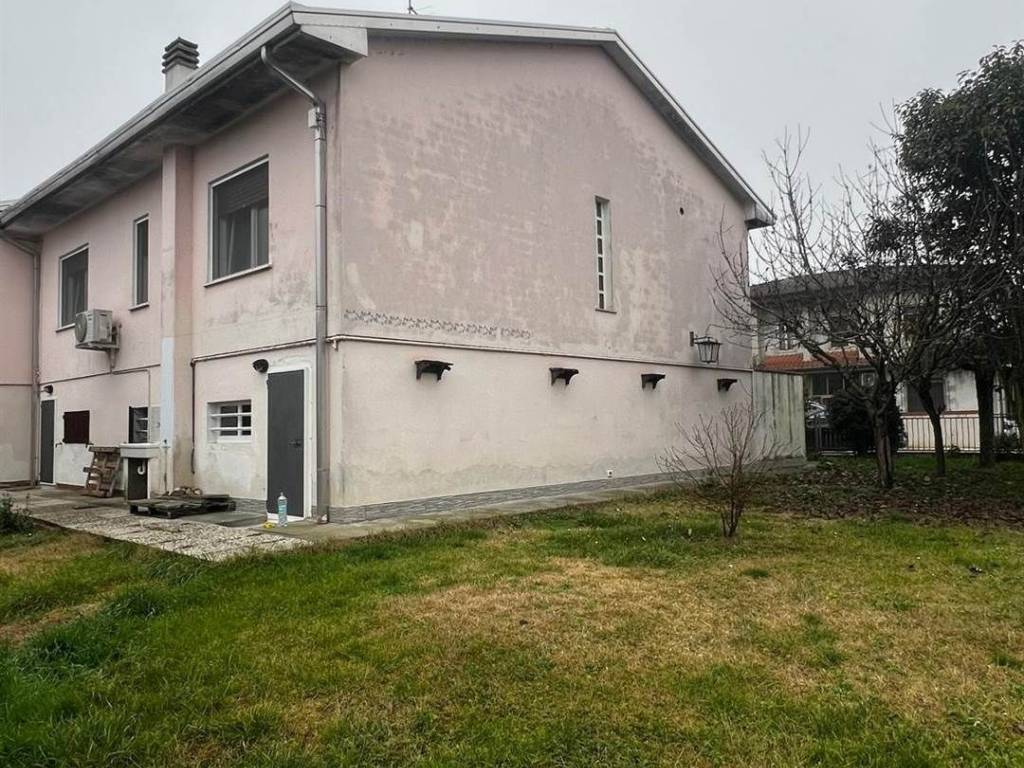 Villetta a schiera a Suzzara - Foto 2
