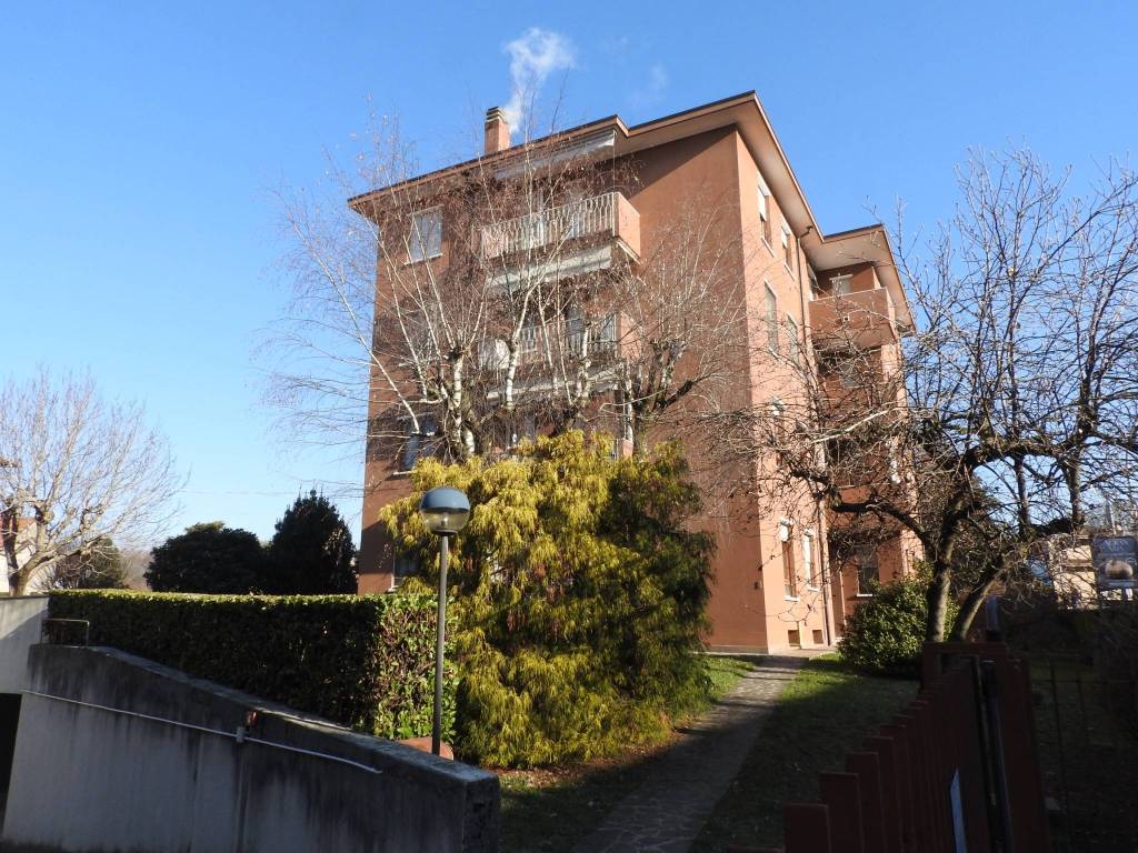Appartamento a Merate in Via Alcide De Gasperi, 153 - Foto 2
