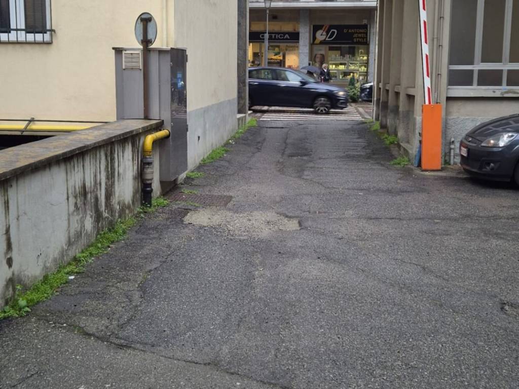 Box / garage a Borgosesia in Viale Duca d'Aosta - Foto 2