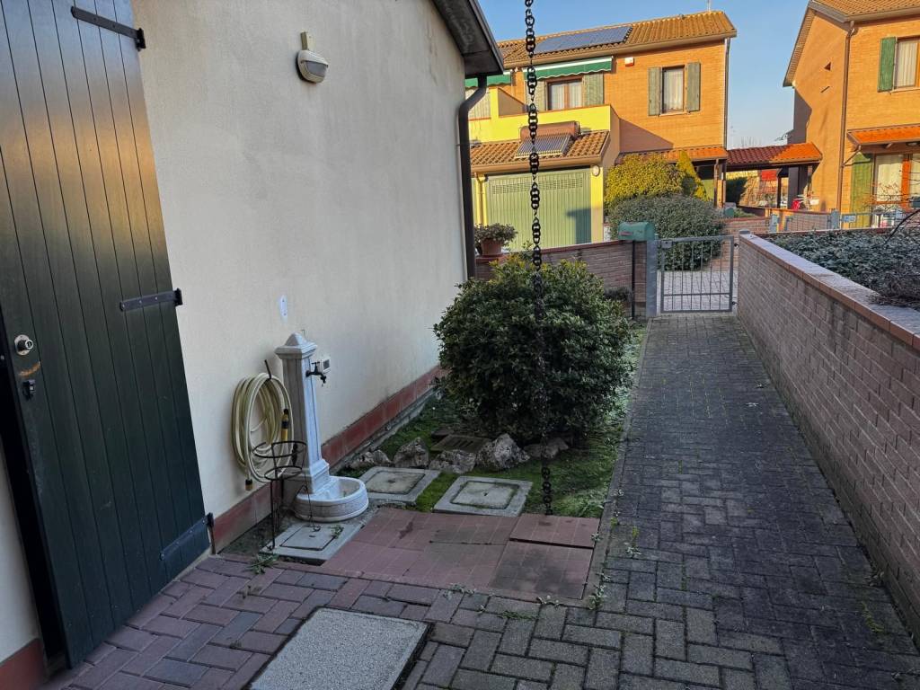 Villetta a schiera a Ferrara in Via Eligio Mari - Foto 4
