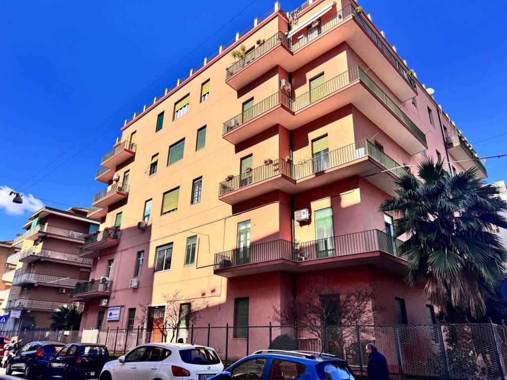 Appartamento a Catania in Via Eleonora D'Angiò - Foto 2