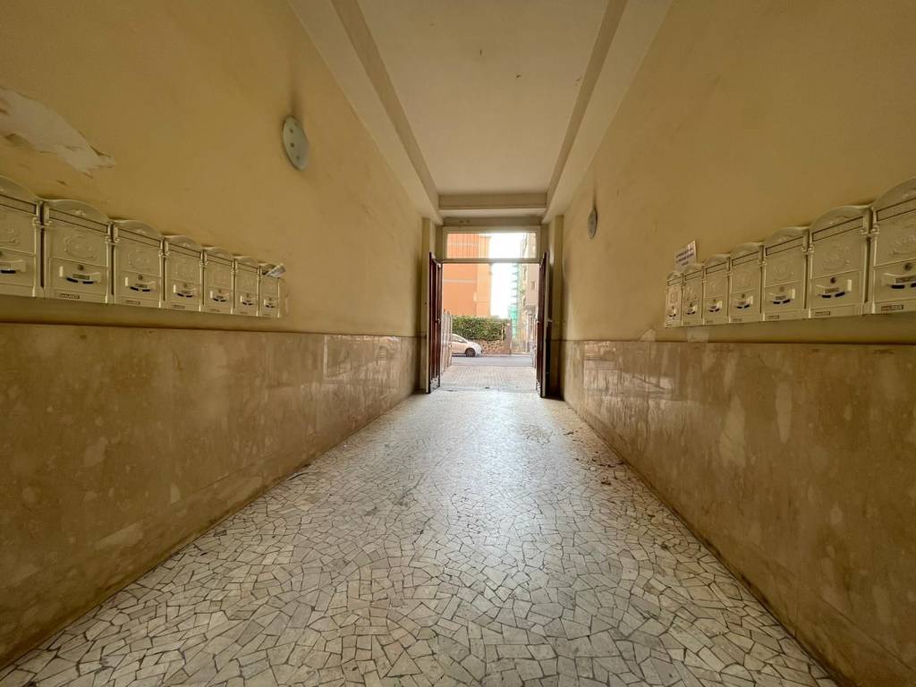 Appartamento a Catania in Via Eleonora D'Angiò - Foto 4