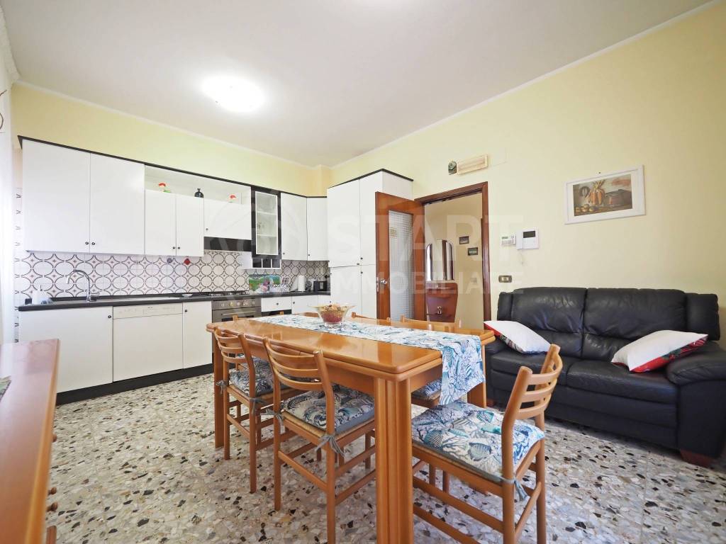 Appartamento a Monte urano in Via Elpidiense, 31 - Foto 2