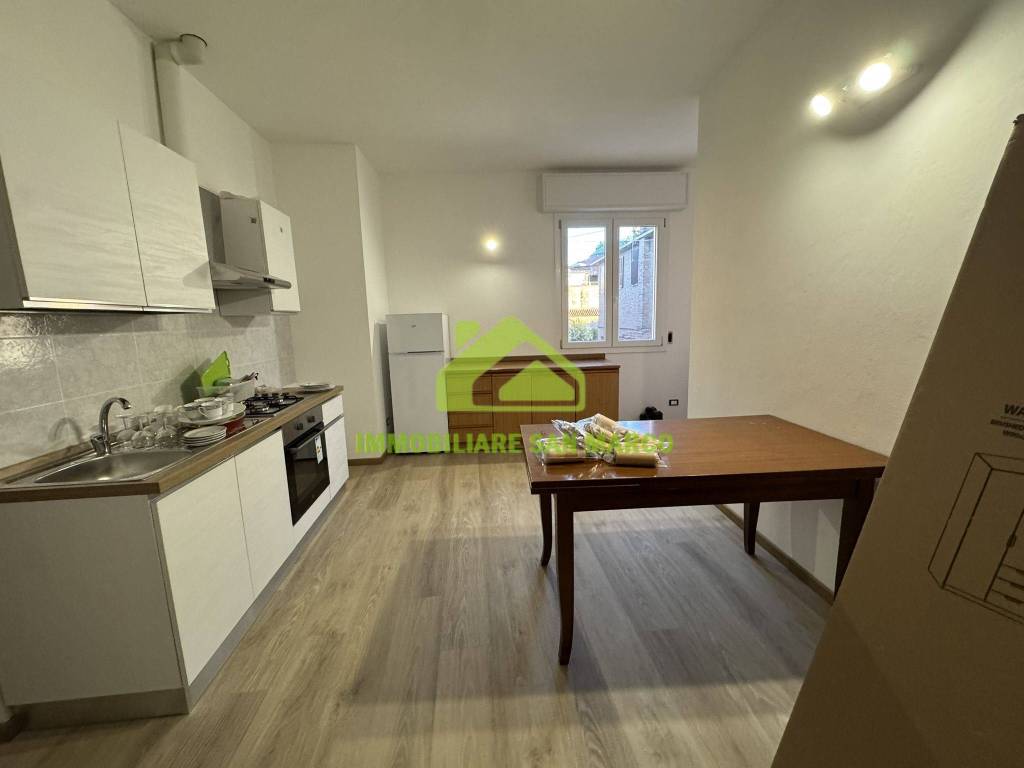 Appartamento a Ferrara in Via delle Pescherie Vecchie, 21 - Foto 2