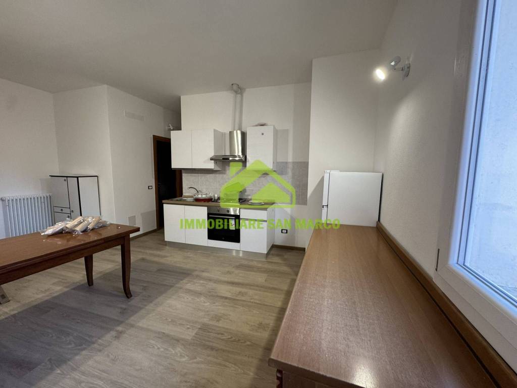 Appartamento a Ferrara in Via delle Pescherie Vecchie, 21 - Foto 3