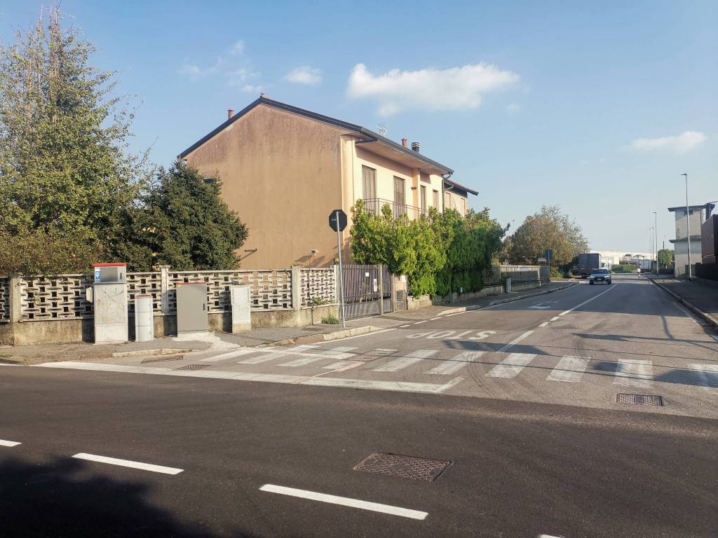 Casa indipendente a Melzo in Via Augusto Erba, 1 - Foto 2
