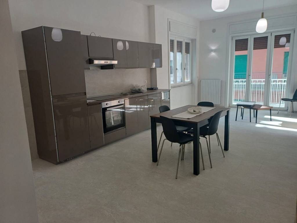 Appartamento a Salerno in Via Rocco Galdieri - Foto 4