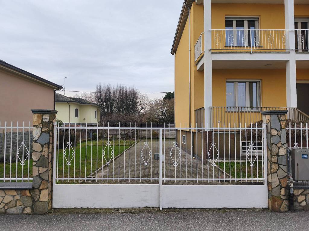 Villa a Mezzana rabattone in Via Roma, 14 - Foto 2