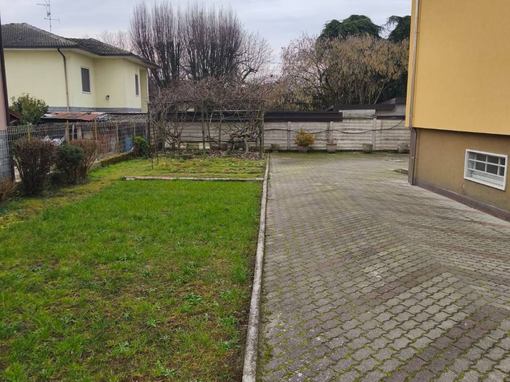 Villa a Mezzana rabattone in Via Roma, 14 - Foto 3