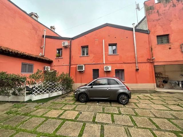 Casa indipendente a Mantova in via Principe Amedeo di Savoia - Foto 4