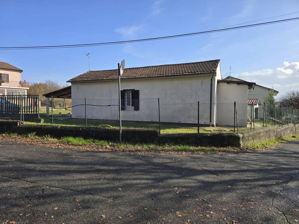 Villa a Ceccano in Via Cese - Foto 2