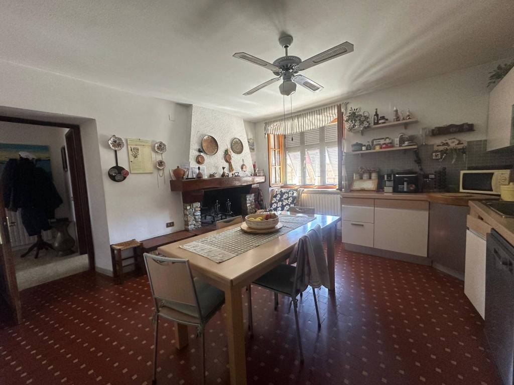 Villa a Castelnuovo magra in Via Olmarello, 27 - Foto 3