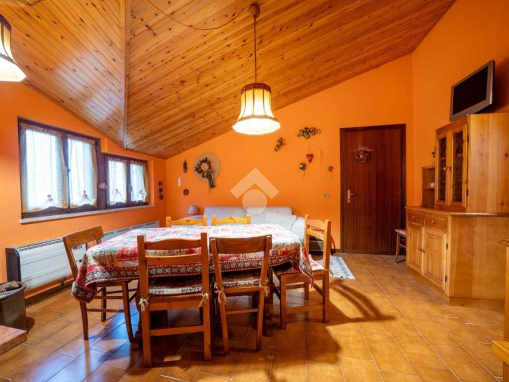 Appartamento a Bosco chiesanuova in Via Montemezzi, 40 - Foto 3