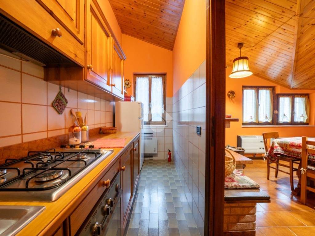 Appartamento a Bosco chiesanuova in Via Montemezzi, 40 - Foto 4