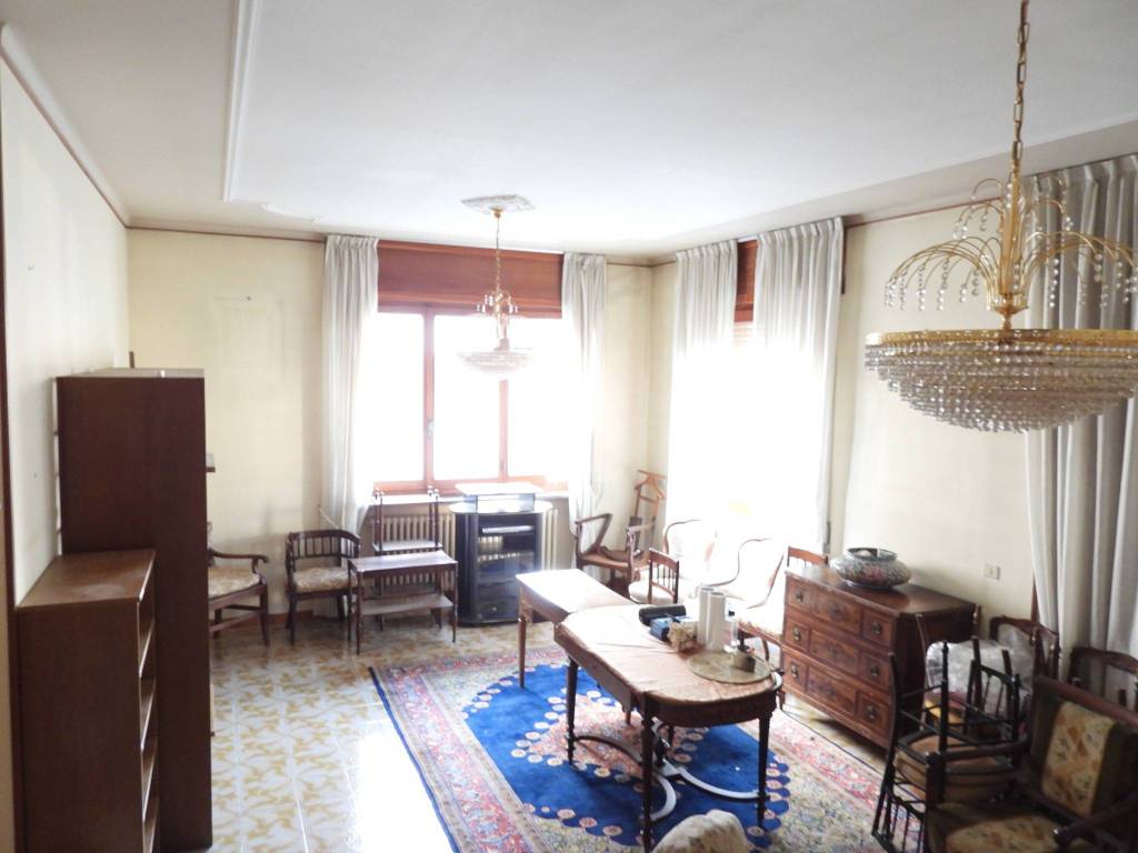 Villa a Borgomanero in Via Giovan Battista Curti - Foto 2