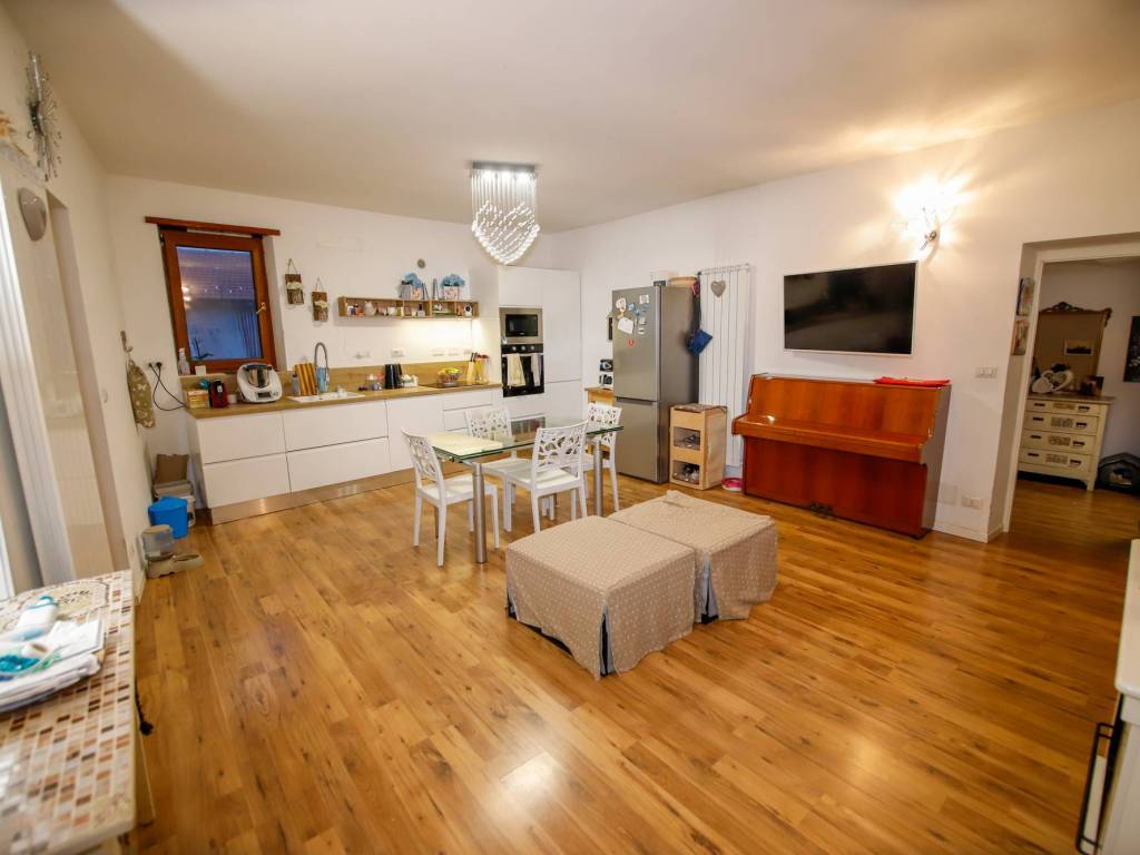 Casa indipendente a Montanaro in Via Don Pierino Minetti, 57 - Foto 2