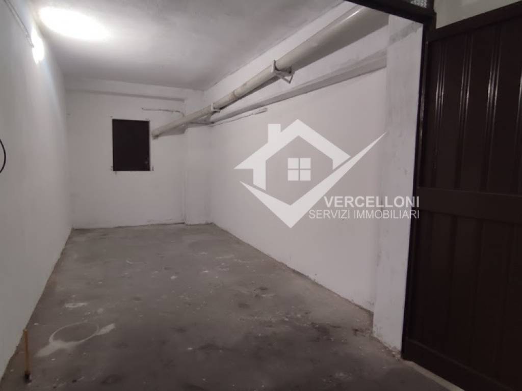 Box / garage a Novara in Via Pellegrino Pellegrini, 18 - Foto 4