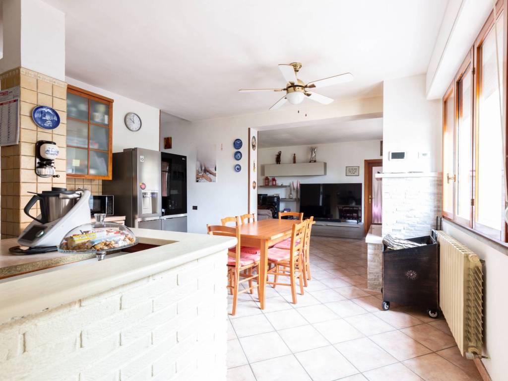 Appartamento a Trecastelli in Via Cerasi - Foto 2