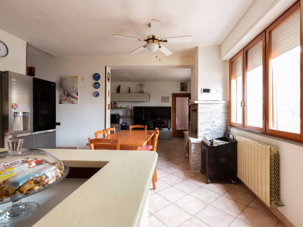 Appartamento a Trecastelli in Via Cerasi - Foto 3