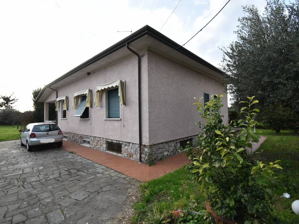 Villa a Pietrasanta in Via Bonazzera - Foto 3
