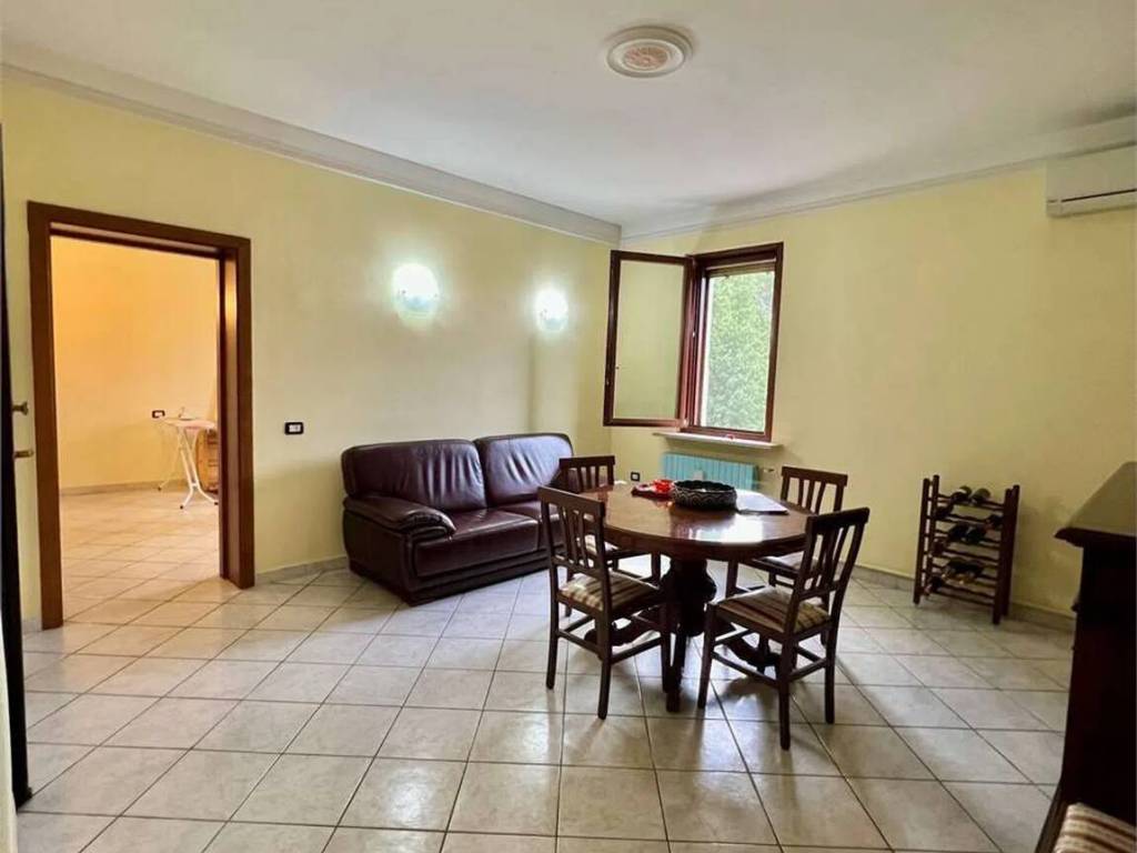 Appartamento a Mantova in Via Dei Ghisi, 4 - Foto 2
