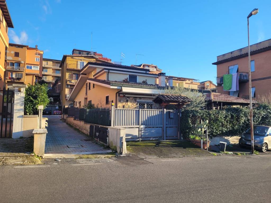Villa a Fonte nuova in Via 2 Giugno - Foto 3