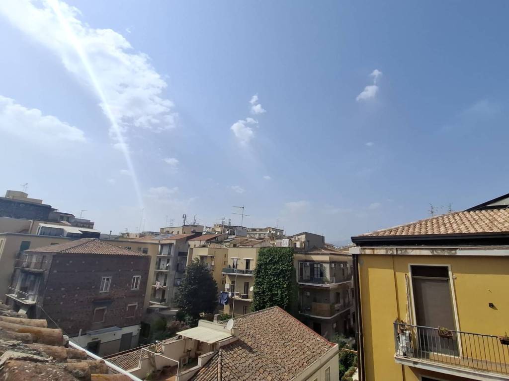 Attico / mansarda a Catania in Via Roccaromana, 55 - Foto 3