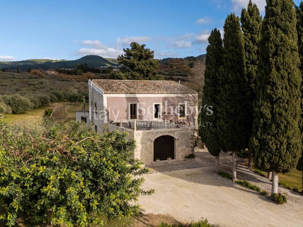 Rustico / casale a Chiaramonte gulfi in C.da Passo Carrubba - Foto 2