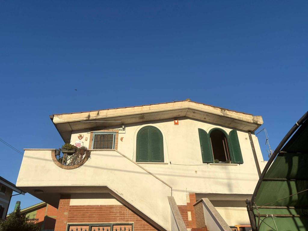 Appartamento a Pomezia in Via Empoli - Foto 3