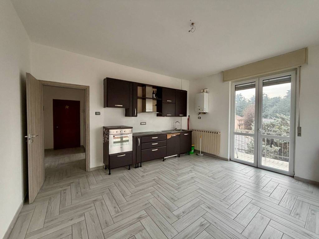 Appartamento a Saronno in Via Carso, 67 - Foto 2