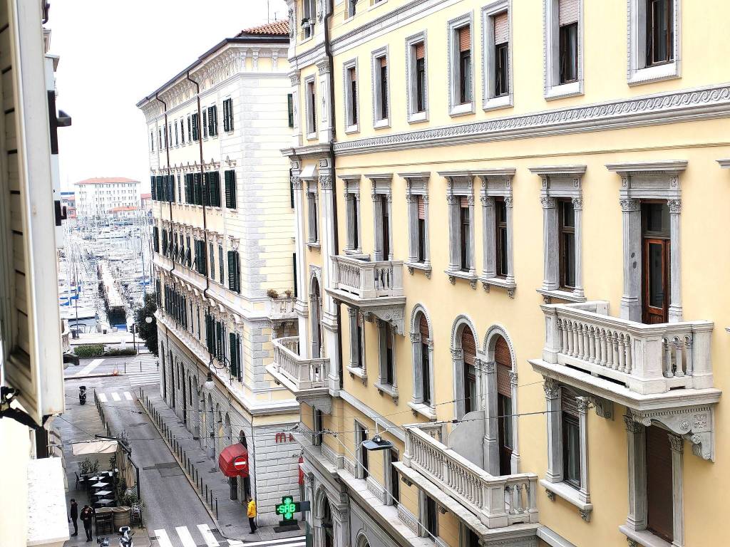 Appartamento a Trieste in Via Belpoggio, 5 - Foto 2