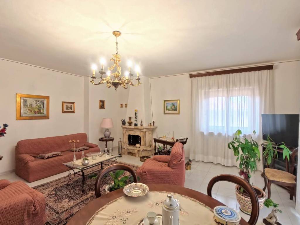 Villa a Acquapendente in Via Giambattista Casti - Foto 3