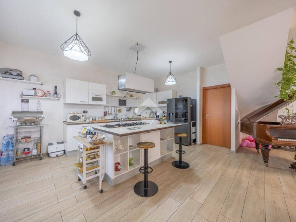 Villa a Fonte nuova in Via Marche, 121 - Foto 3