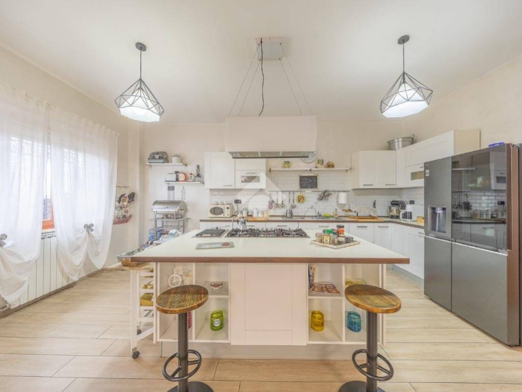 Villa a Fonte nuova in Via Marche, 121 - Foto 4