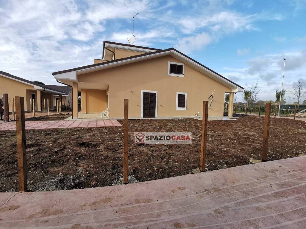 Villa a Ladispoli in Via della Luna - Foto 3