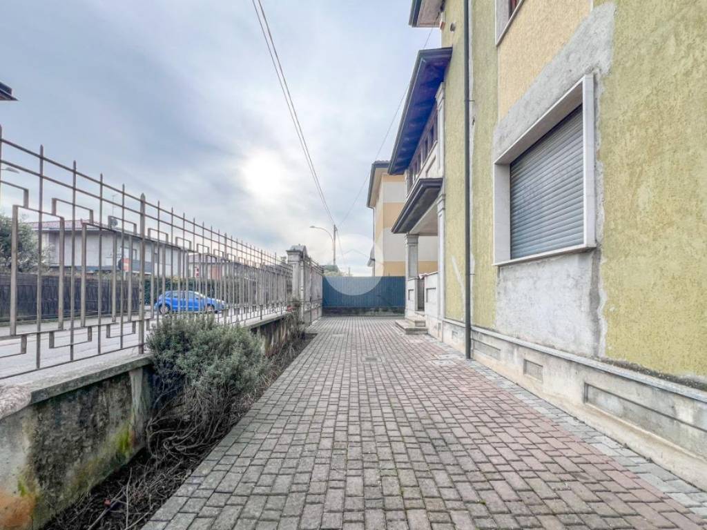 Appartamento a Castrezzato in V. XXIV Maggio, 16 - Foto 3